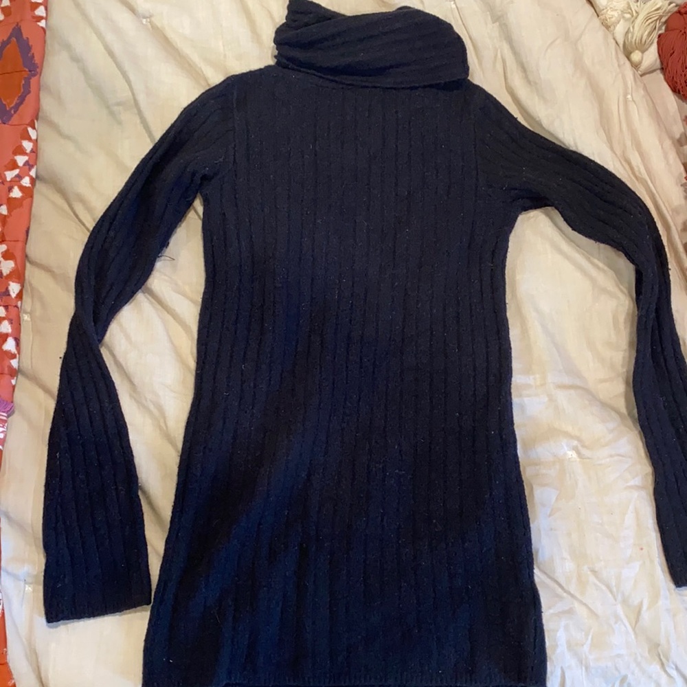 black fitted sweater